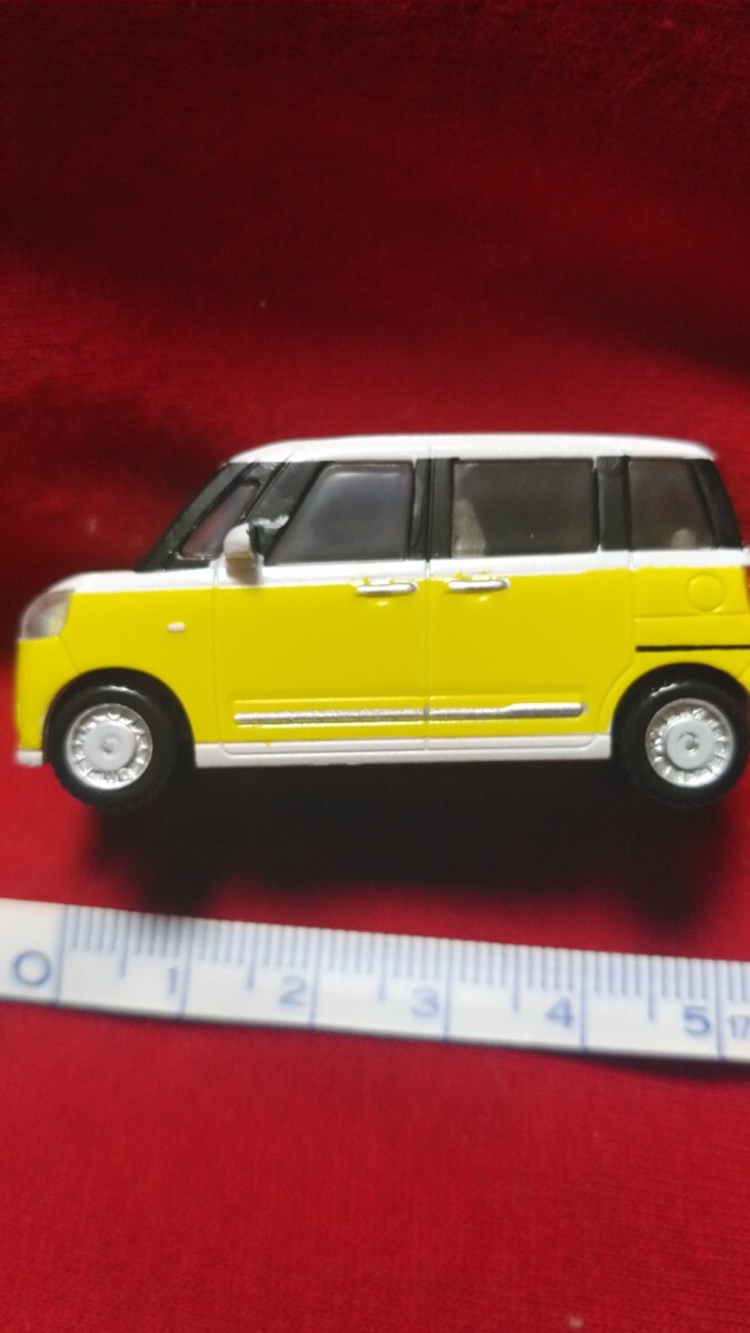 トイズキャビン ダイハツ ムーヴキャンバス シャイニングホワイトパール×シトラスイエロークリスタルシャイン ガチャガチャ ミニカー 絶版_画像2