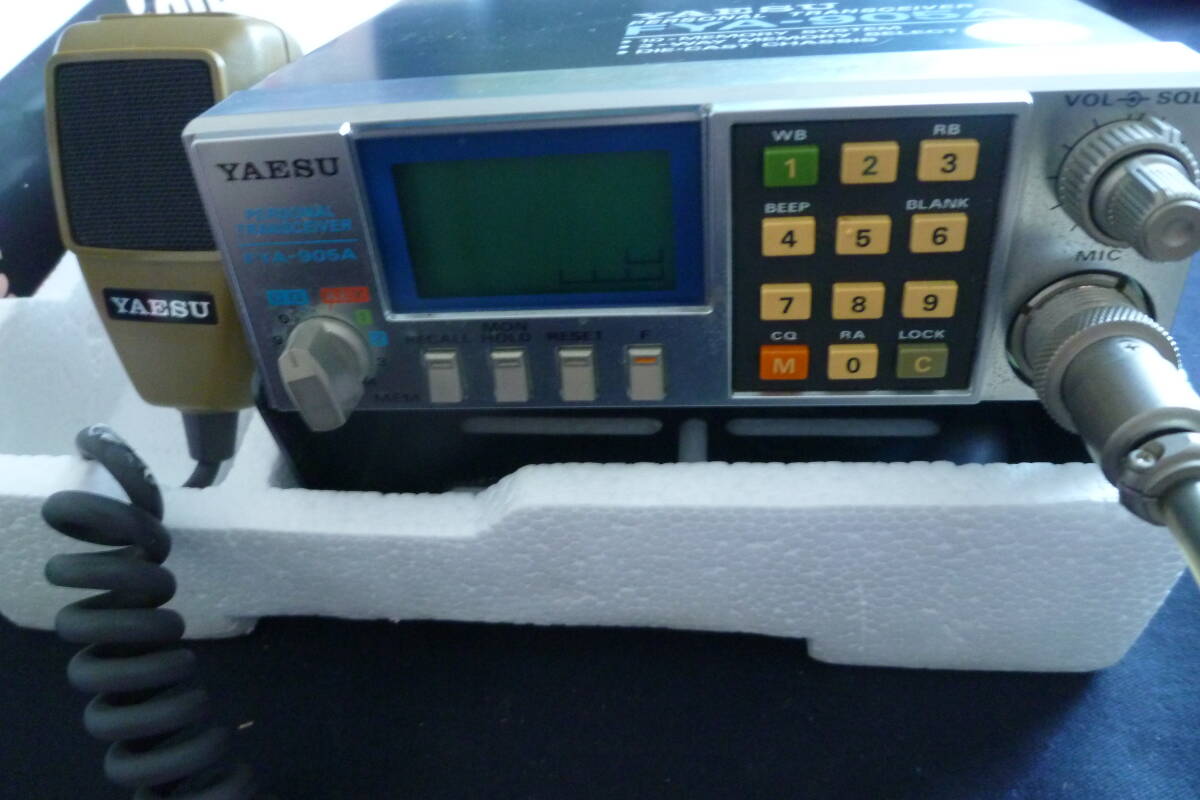 美品 YAESU 八重洲無線 ヤエス FYA-905A パーソナル無線機 トランシーバー_画像2