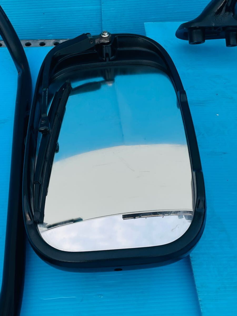 оригинальный Isuzu Isuzu Isuzu Giga зеркало заднего вида зеркало заднего вида крепление, опора зеркало зеркало крепление, опора стеклоочиститель имеется левый и правый в комплекте Rei4362