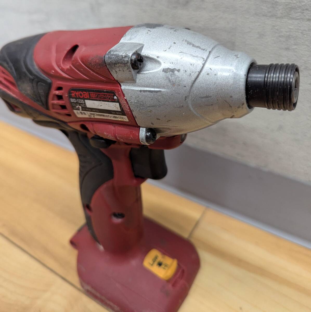 #14359 【動作確認済み!!】 RYOBI リョービ 充電式インパクトドライバ BID-1226 12V レッド バッテリー_画像3