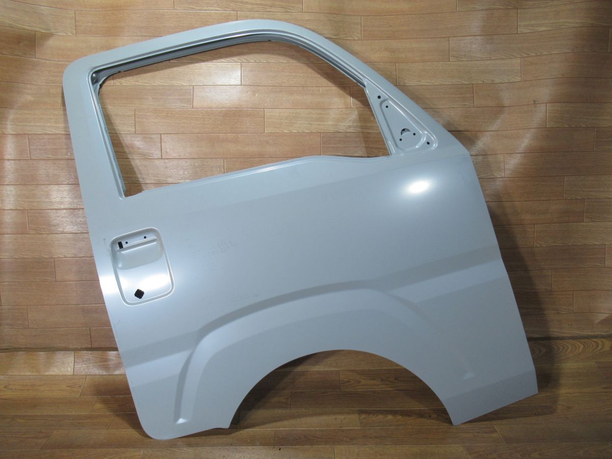未使用/未塗装品 ダイハツS500P/S510Pハイゼット純正 フロントドア 右側 運転席側ドア 右ドア　67001-B5140　個人宅配送不可_画像1
