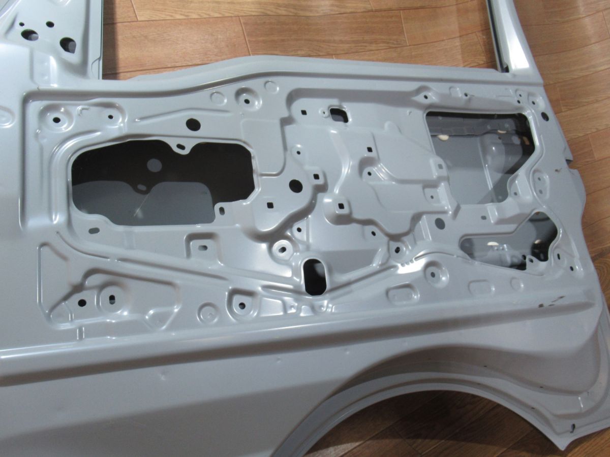 未使用/未塗装品 ダイハツS500P/S510Pハイゼット純正 フロントドア 右側 運転席側ドア 右ドア　67001-B5140　個人宅配送不可_画像9