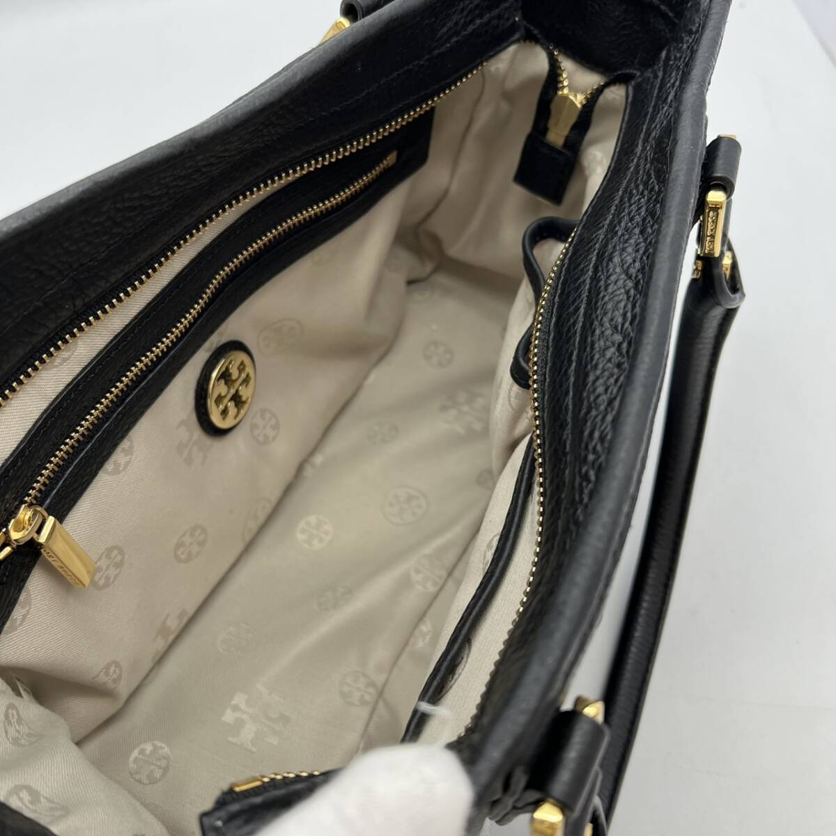 A13206 未使用に近い  TORY BURCH トリーバーチ アマンダ ミニサッチェル 2WAYショルダーバッグ 黒_画像9