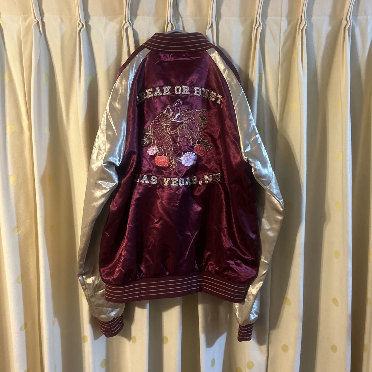 FOREVER21 スーベニアジャケット スカジャン サイズS 状態良し 両面刺繍 虎 バーガンディ×ゴールド _画像3