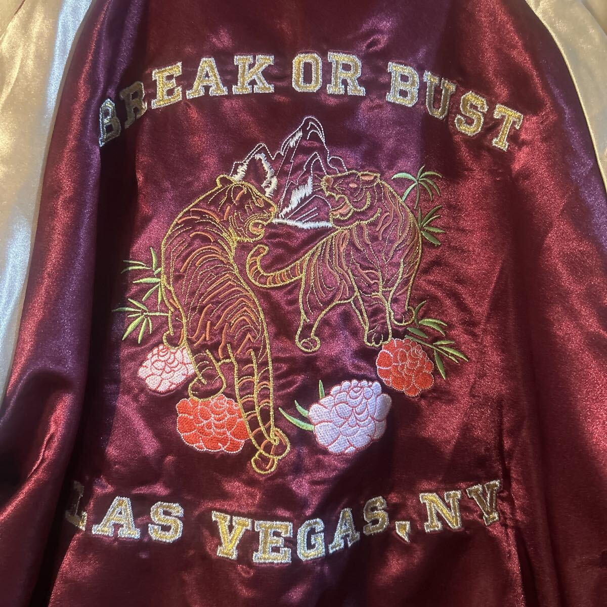 FOREVER21 スーベニアジャケット スカジャン サイズS 状態良し 両面刺繍 虎 バーガンディ×ゴールド _画像4