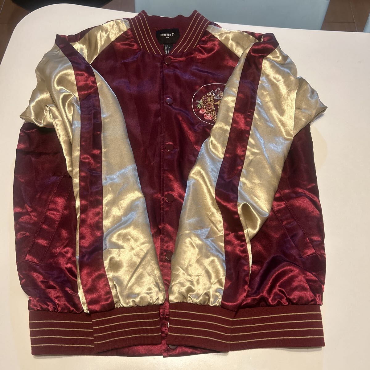 FOREVER21 スーベニアジャケット スカジャン サイズS 状態良し 両面刺繍 虎 バーガンディ×ゴールド _画像7