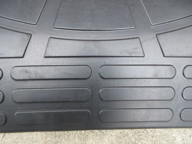 福島 須賀川店 ① 段差スロープ 2個セット ゴム段差 駐車場 段差解消スロープ 段差 150mm ゴム製 カースロープ 路肩 歩道 東北 中古品_画像5