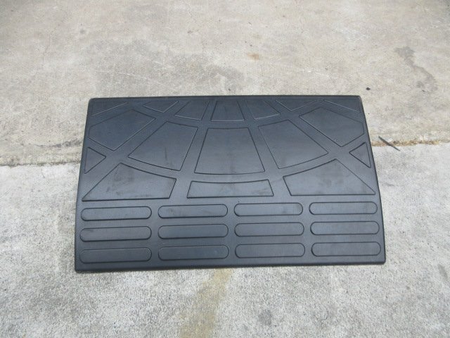 福島 須賀川店 ① 段差スロープ 2個セット ゴム段差 駐車場 段差解消スロープ 段差 150mm ゴム製 カースロープ 路肩 歩道 東北 中古品_画像4