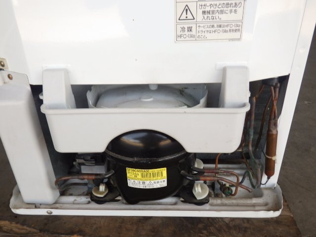 三重● 三菱 電気冷凍庫 MF-12E-W 122L 100V 冷凍ストッカー フリーザー 2004年製 引出し 縦型 MITSUBISHI■1324031383加パ200_画像10