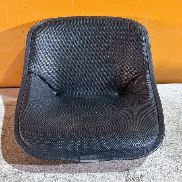 福井▲田植機 椅子 クボタ SPJ400 取付幅 約160mm ピン径 約8mm 座席 シート イス いす 田植え 部品 パーツ 予備 交換 中古品_画像4