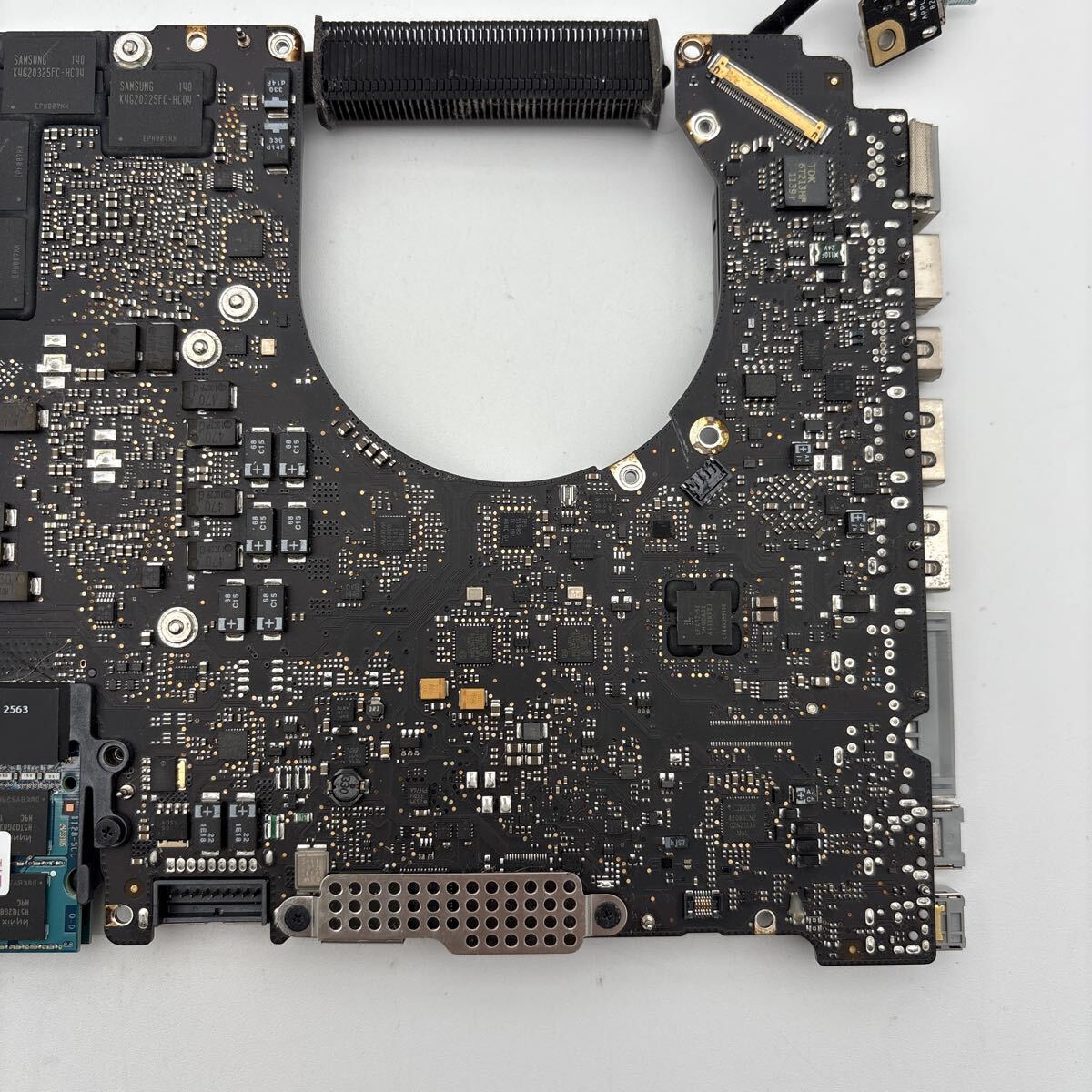  материнская плата? Macbook pro для?[MB81]15inch? 820-2915-B? EMC2563 4GB 2R×8? 10600S-9-10-F2? PC детали основа утиль 