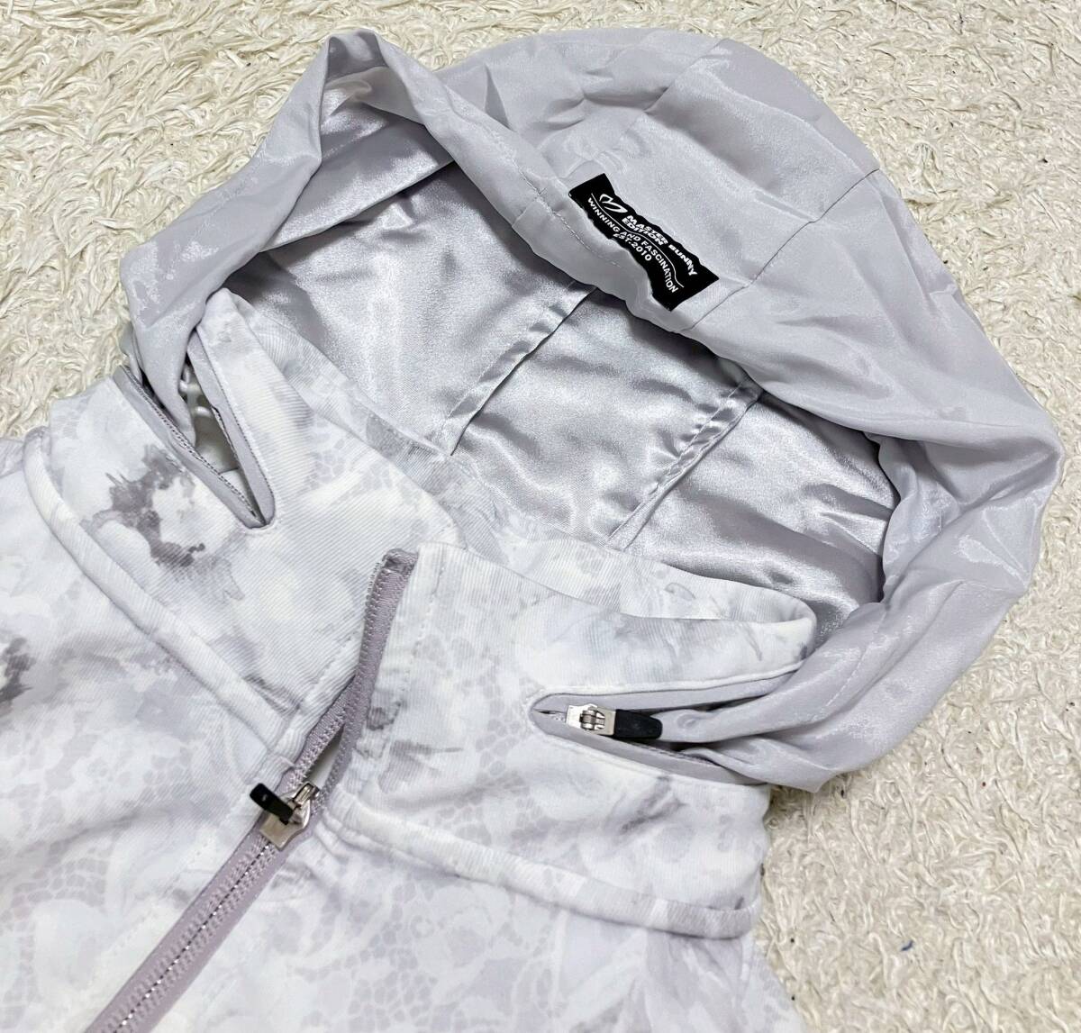 【2022年モデル★】サイズ1 美品 マスターバニーエディション●花柄 ストレッチ ジャケット ブルゾン パーカー (10)_画像3