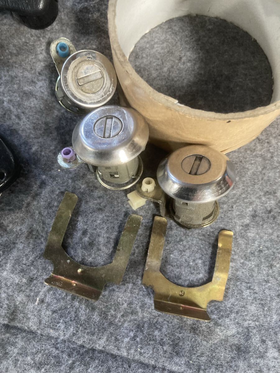 A 5型外し JB23 スズキ ジムニー キーシリンダー セット エンジンキー 左右ドア バックドア グローブボックス MT車 マニュアル車_画像2