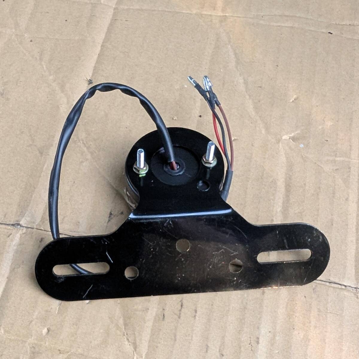 【未使用品】LED テールランプ　ナンバーステー付　汎用品　ギボシ付き　ハーレー　SR　ドラッグスターなど_画像2