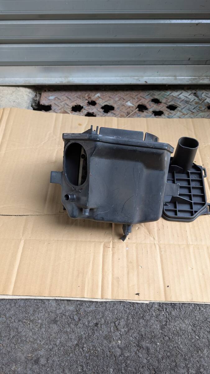 HONDA　FTR223　純正　エアクリーナー ボックス　純正戻しに　実動車からの取り出し_画像2