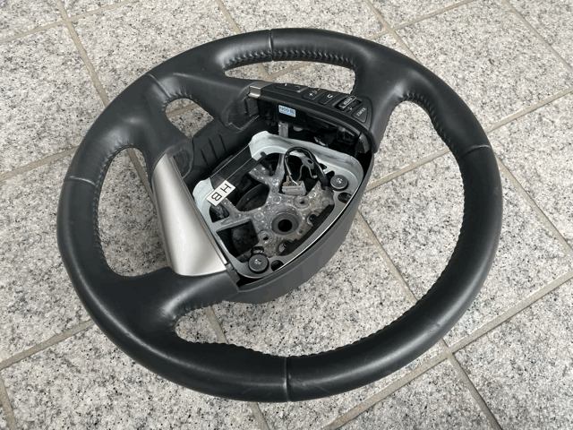 ★☆日産 エルグランド ライダーPE52用純正ハンドル ステアリング☆★_画像3