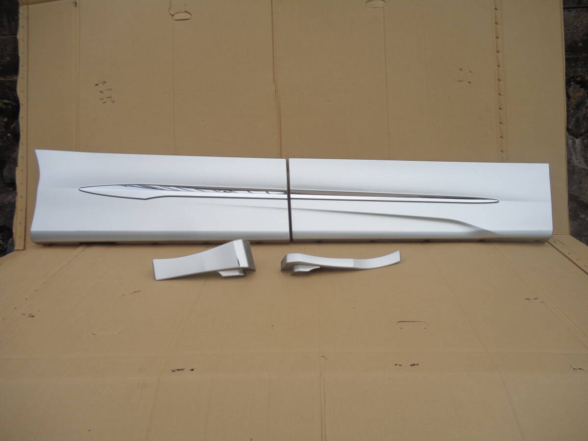 限定送料込み　ノア　ヴォクシー　ZRR80　モデリスタ　左右サイドスカート　1台分　関西以東地区送料無料　D2611-45610_画像1