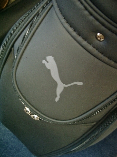 未使用 PUMA プーマ スポーツ・モデル プリント柄 合皮レザー マット系 黒シルバー ゴルフバッグ_画像6
