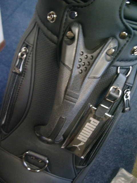 未使用 PUMA プーマ スポーツ・モデル プリント柄 合皮レザー マット系 黒シルバー ゴルフバッグ_画像8