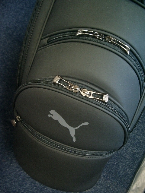 未使用 PUMA プーマ スポーツ・モデル プリント柄 合皮レザー マット系 黒シルバー ゴルフバッグ_画像10