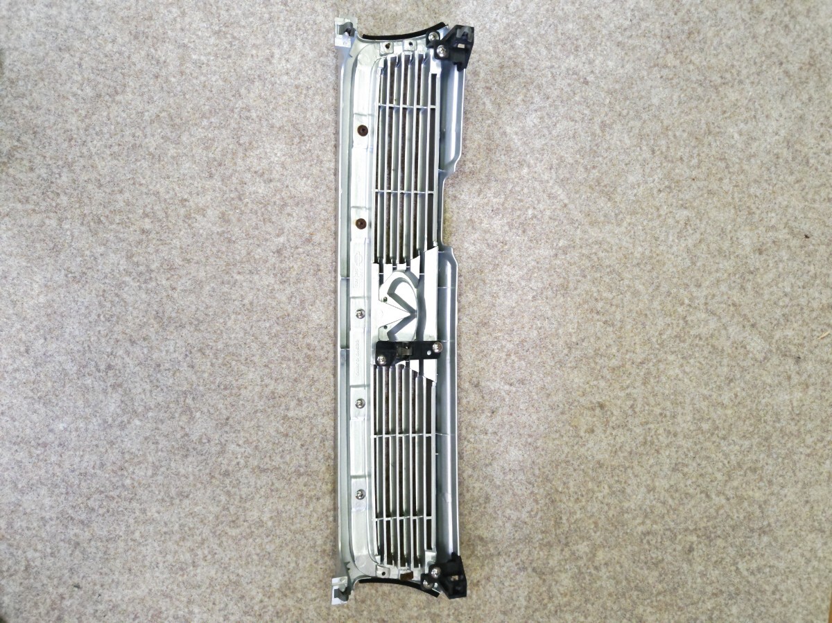 希少　プリメーラ　HP10 輸出使用フロントグリル_画像2