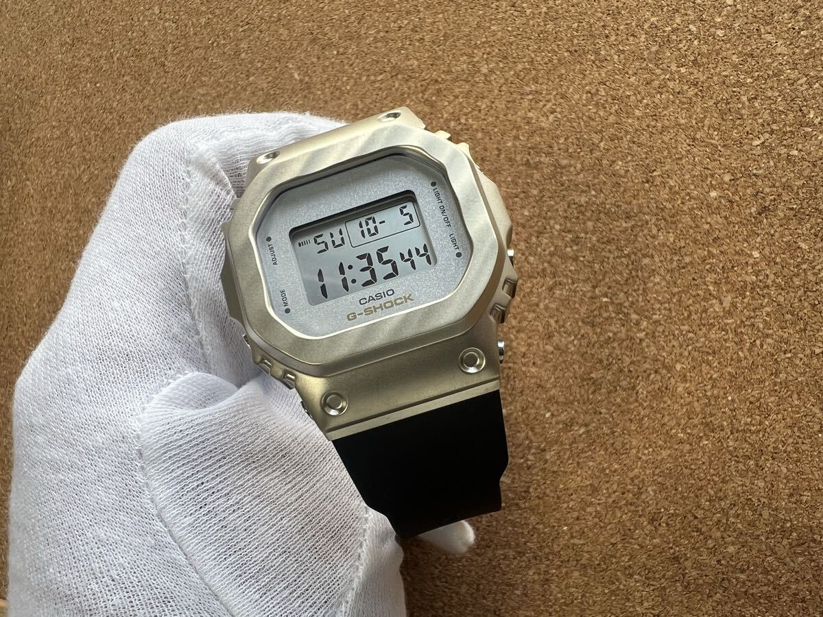 ●未使用●CASIO(カシオ ウォッチ) 生産終了レア品♪ メタルカバード G-SHOCK 時計 mercismith2watch GM-S5600BC-1JF Belle Courbe_画像9