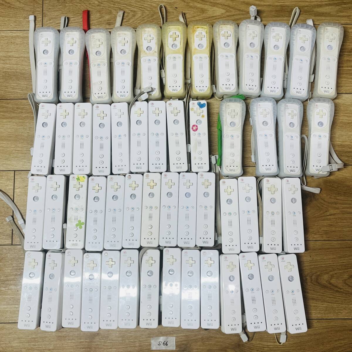 (ヤ)S66【コントローラー まとめ53台】Nintendo Wiiリモコン まとめ 任天堂 ニンテンドー Wii 家庭用ゲーム機 第7世代 周辺機器 ホワイト _画像1