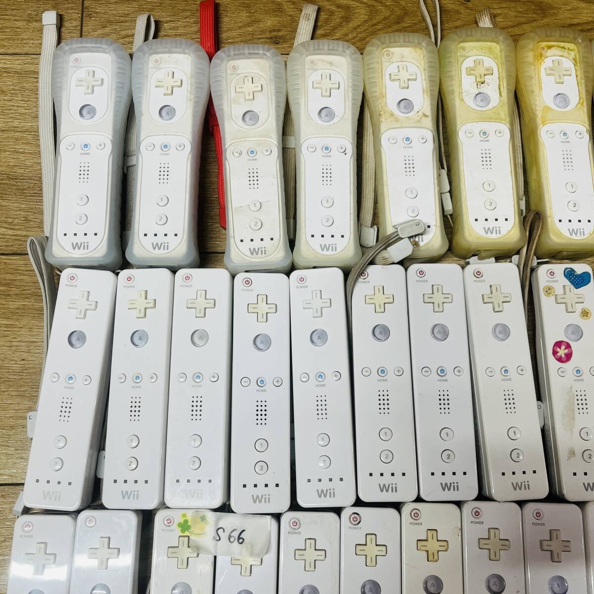 (ヤ)S66【コントローラー まとめ53台】Nintendo Wiiリモコン まとめ 任天堂 ニンテンドー Wii 家庭用ゲーム機 第7世代 周辺機器 ホワイト _画像2