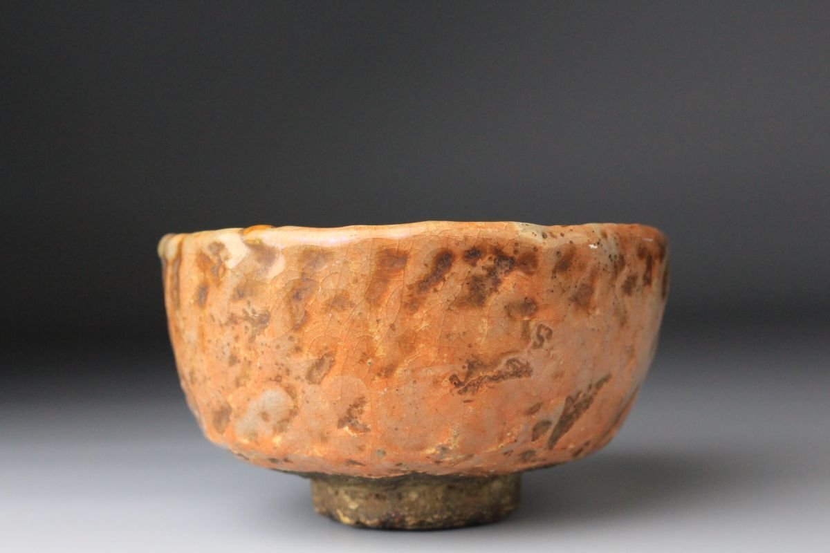 【LIG】九代楽吉左衛(wèi)門 了入 赤茶碗 楽茶碗 茶道具 時代箱 舊家収蔵品[.I]25.09