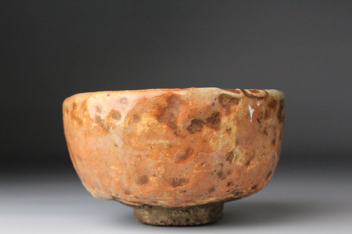 【LIG】九代楽吉左衛(wèi)門 了入 赤茶碗 楽茶碗 茶道具 時代箱 舊家収蔵品[.I]25.09