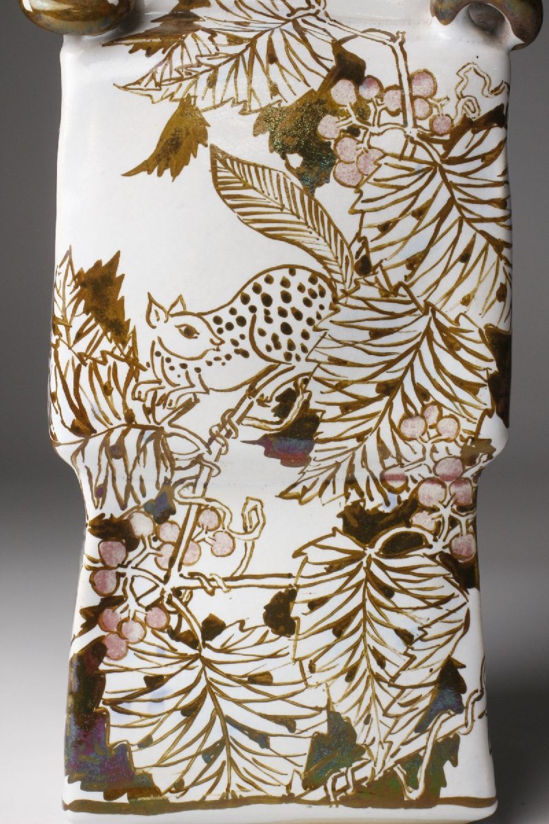 【LIG】本物保証 人間国宝 加藤卓男 ラスター彩 葡萄栗鼠文花入 23.5㎝ 花瓶 共箱 資産家収蔵品 [.QWI]25.8_画像5