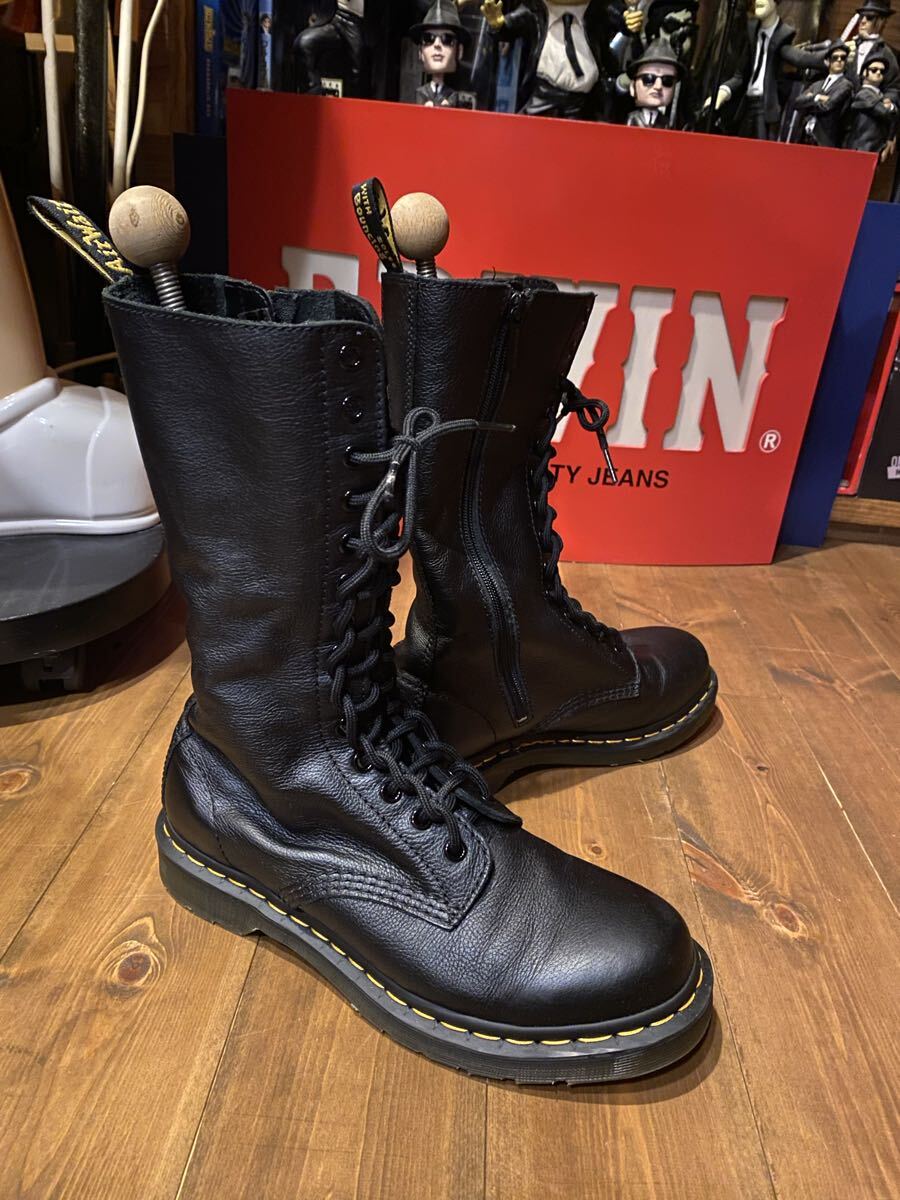 超美品 ドクターマーチン Dr. Martens 14 ホール CORE 1B99 25.5cm 黒 本革 サイドジップ ソフトレザー_画像3