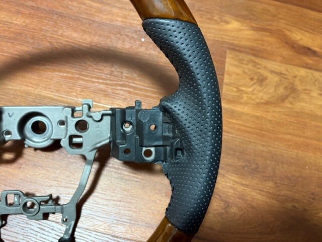 REAL レアル ステアリング 42ブラウンウッド(ブラックステッチ) ライズ A200A A210A 2019年11月～ 中古_画像4