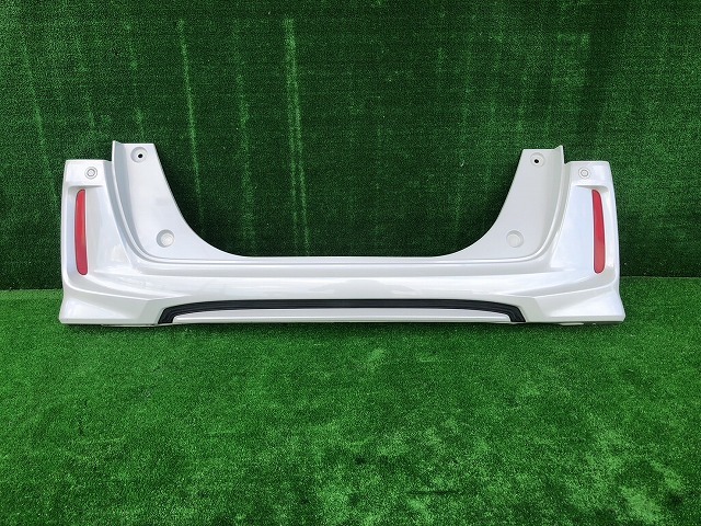 お買い得!! ポン付け H30年 JF3 N-BOX カスタム リアバンパー NH883P パール 中古品 即決 1186637 251009 梱包場_画像1