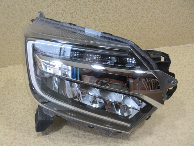 ホンダ N BO カスタム JF3 純正 LED 右 ヘッドライト 刻印:J 33100-TTA-J02_画像1