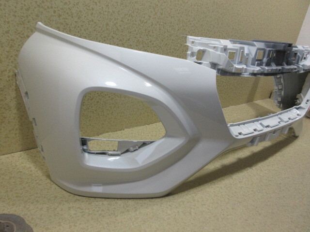 スズキ　フロンクス　WDB3S　純正　フロント　バンパー_画像2