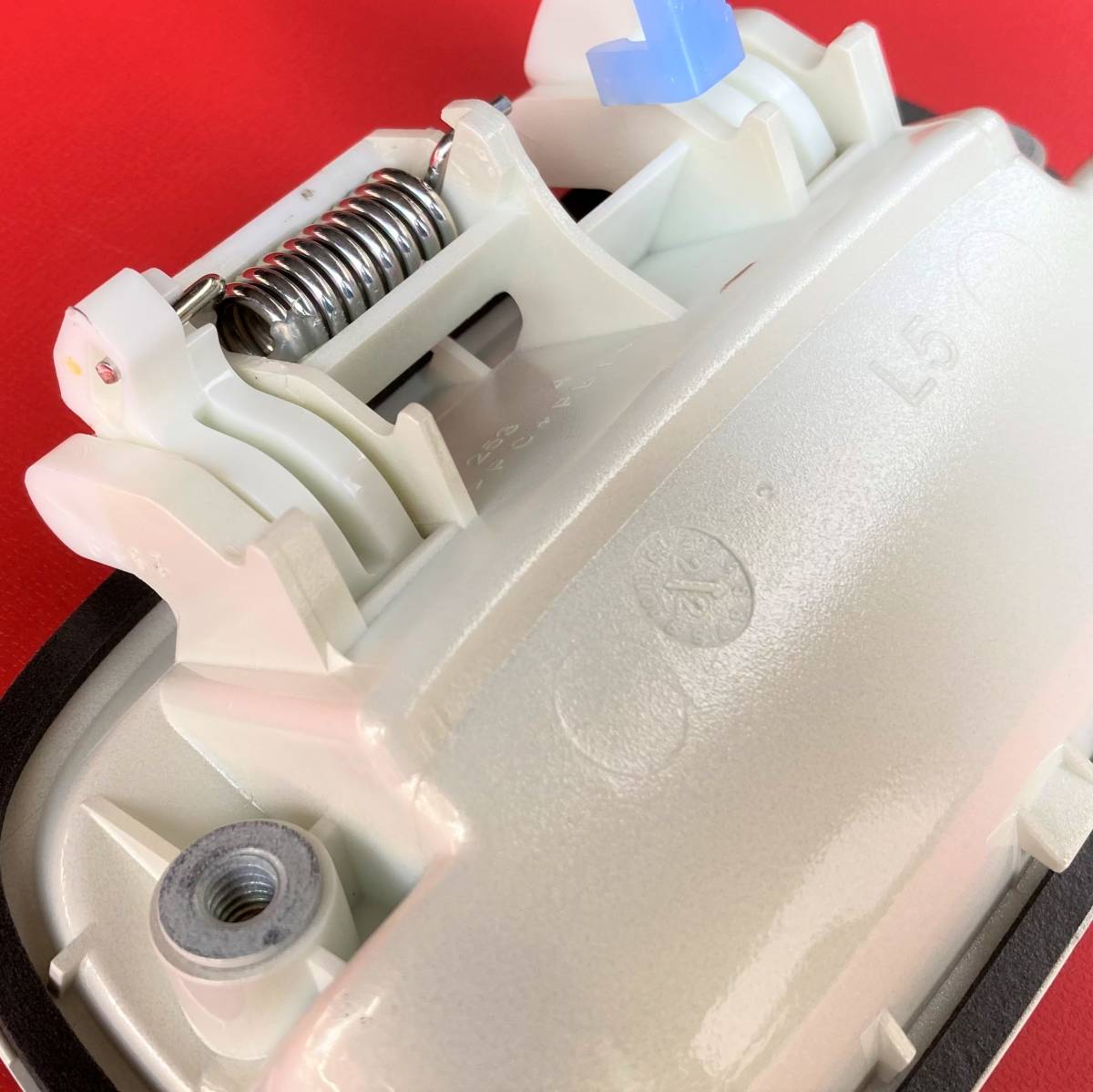 ★★ 新品 ダイハツ 純正 エッセ L235S L245S リアゲート ハッチ バックドア ドアノブ アウターハンドル W16 白 ホワイトパール / W09 代用_画像3