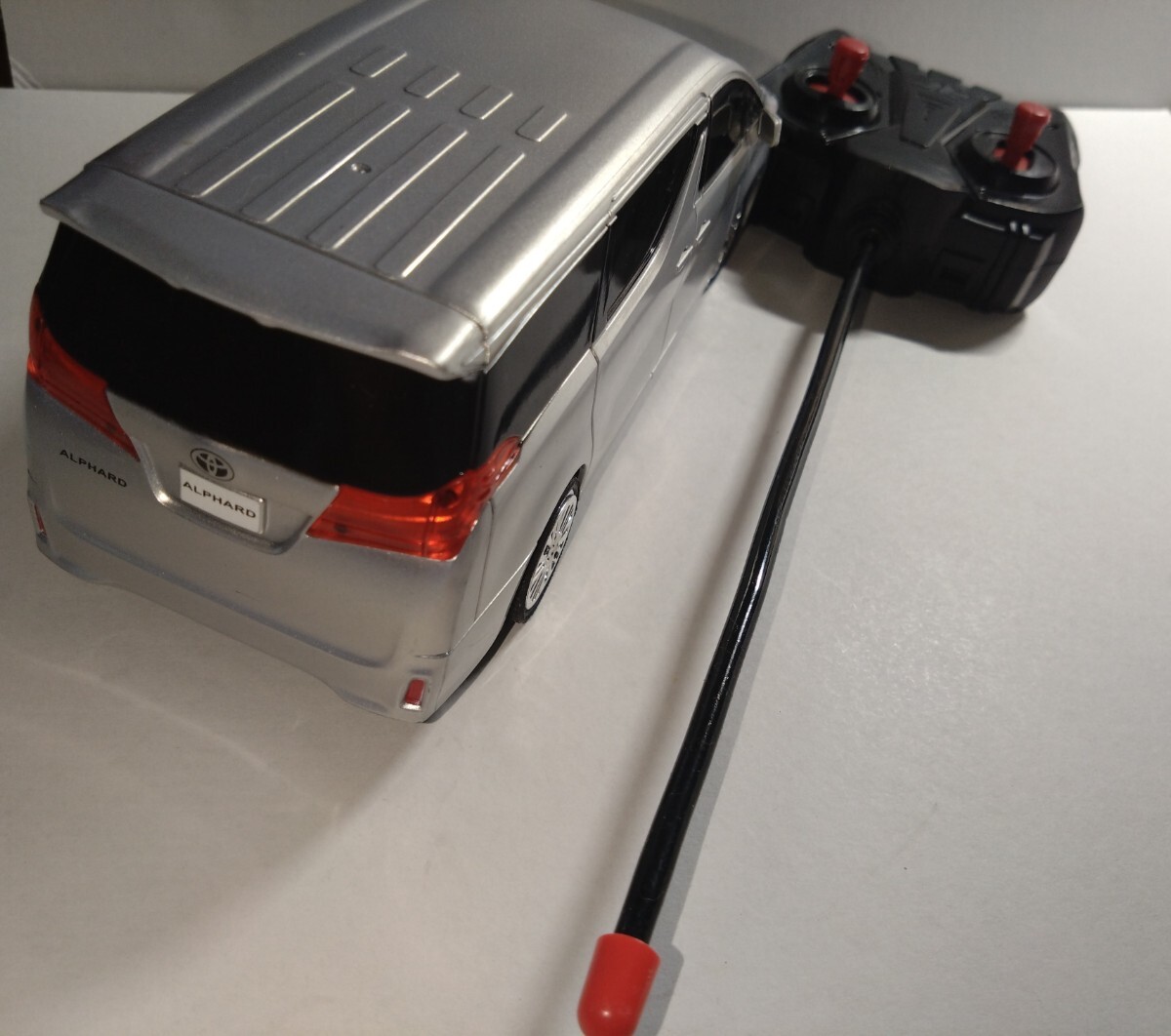 ［動作確認済み］ピーナッツクラブ ラジコン トヨタ アルファード 車長約１９cm_画像2