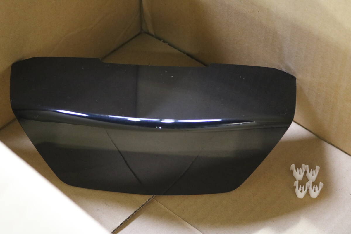 60/ クリップ4個+黒 リアカウル テールカウル リアセンターパネル スカイウェイブ400 スカイウェイブ250 CJ44A CJ45A CJ46A CK45A CK44A_画像1