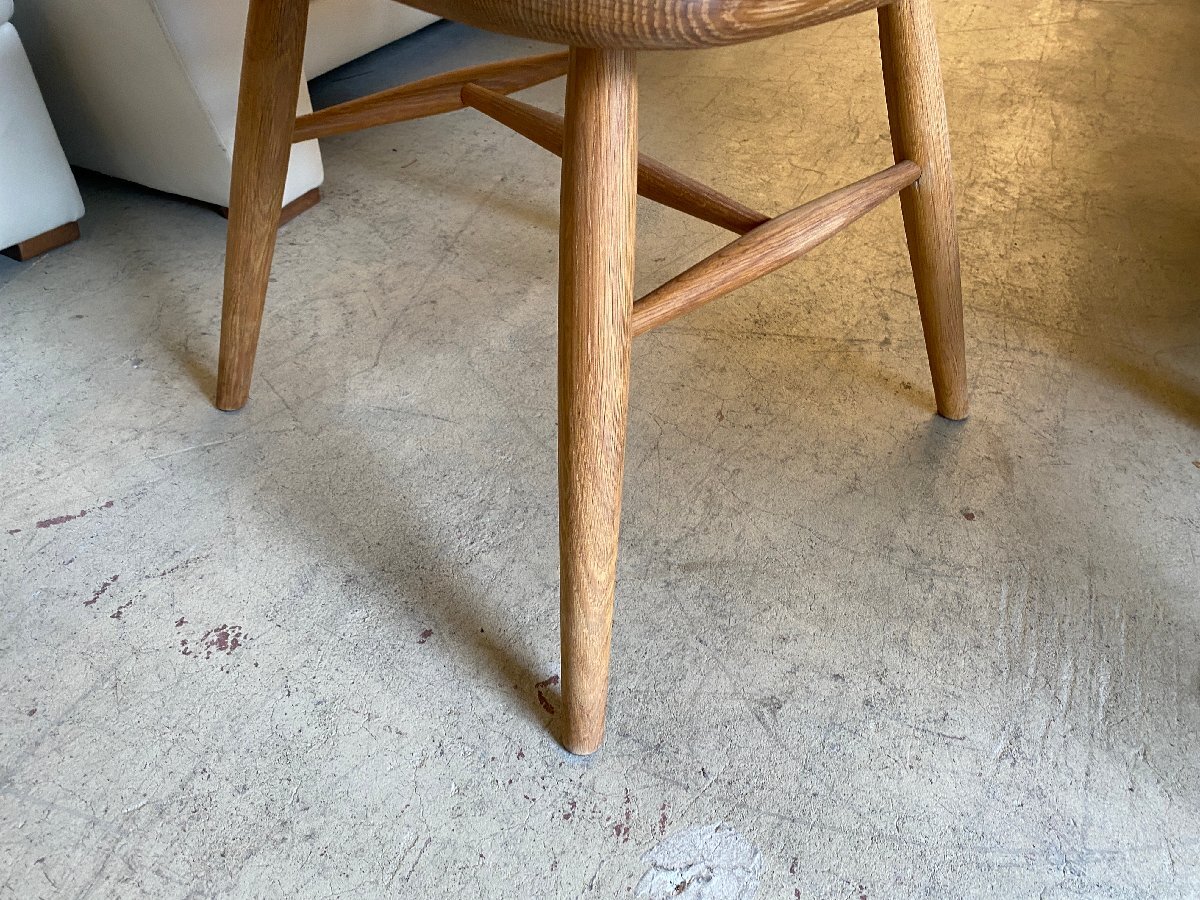 美品 飛騨産業 ダイニングチェア ウィンザーチェア 無垢材 椅子 北欧テイスト 中古品_画像5