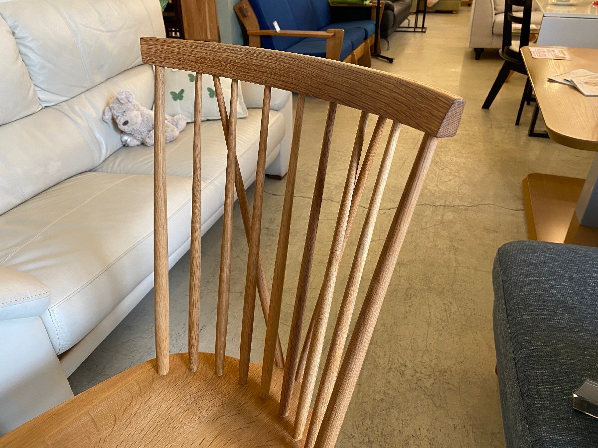 美品 飛騨産業 ダイニングチェア ウィンザーチェア 無垢材 椅子 北欧テイスト 中古品_画像3
