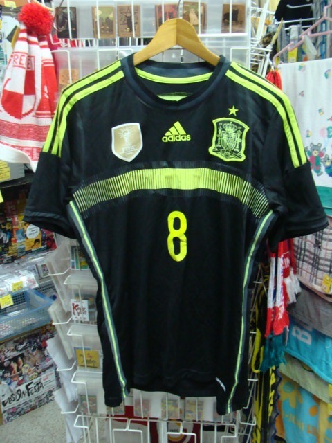 【未使用品・難あり】サッカー スペイン代表 2014 アウェイ シャビ ユニフォーム (表記sizeО) adidas製　　_画像3
