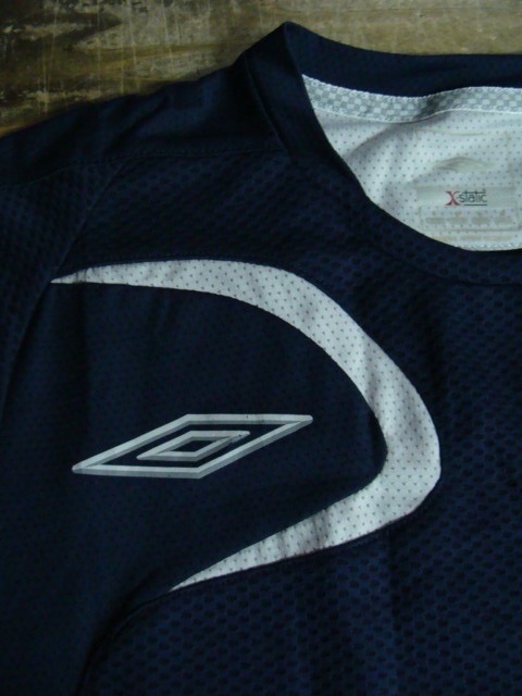【未使用品】イングランド代表 Umbro アンブロ 半袖ポリエステルシャツ ネイビー (S)_画像4