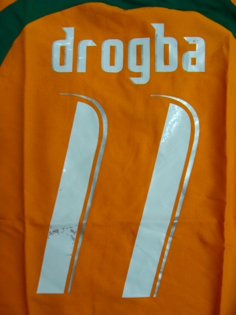 【未使用品・難あり】コートジボワール代表 2006 ドログバ ユニフォーム (L) プーマ製_画像4