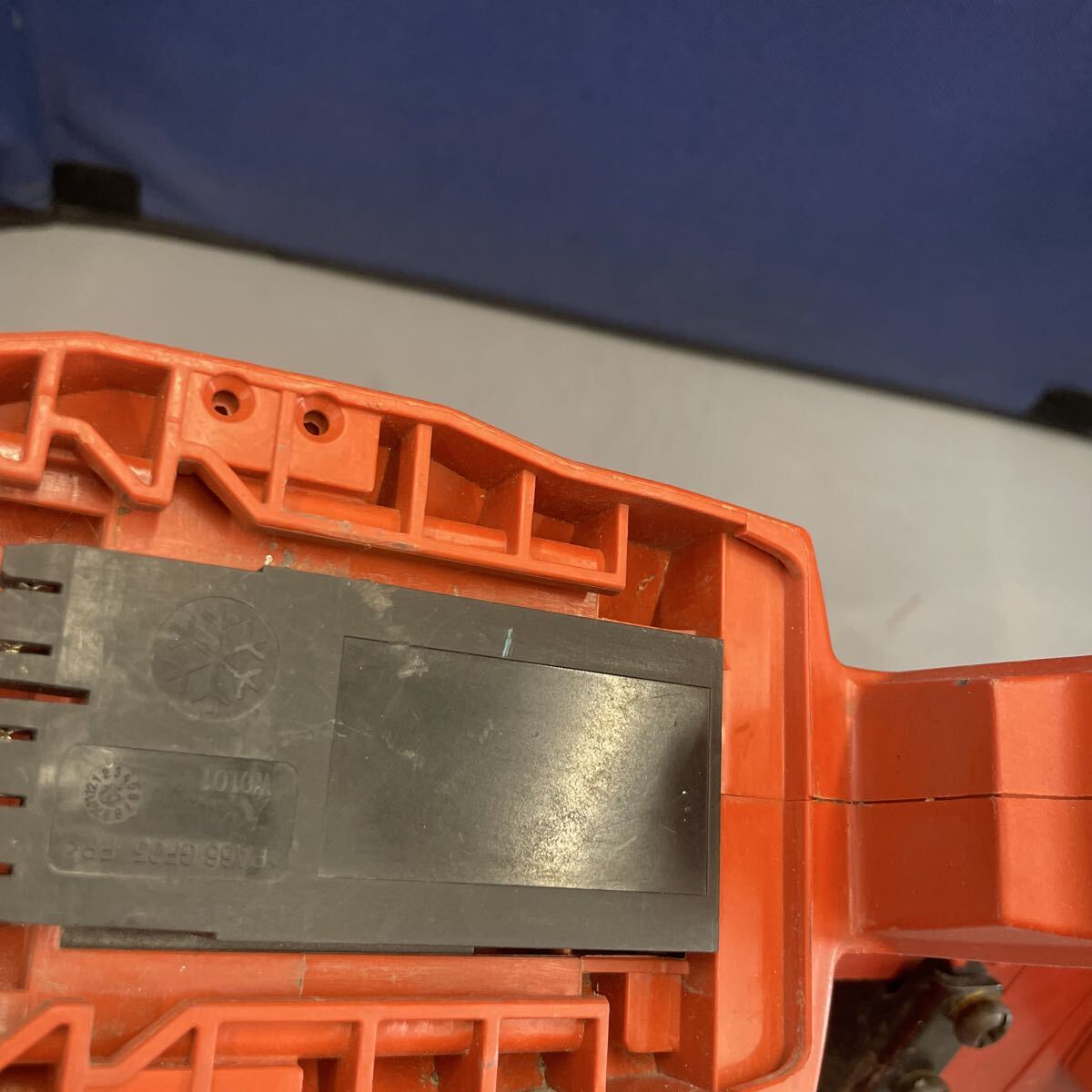 即決　中古動作品　HILTI ヒルティ　充電式バンドソー　SB4-A22 バッテリー・充電器付き　送料無料_画像6