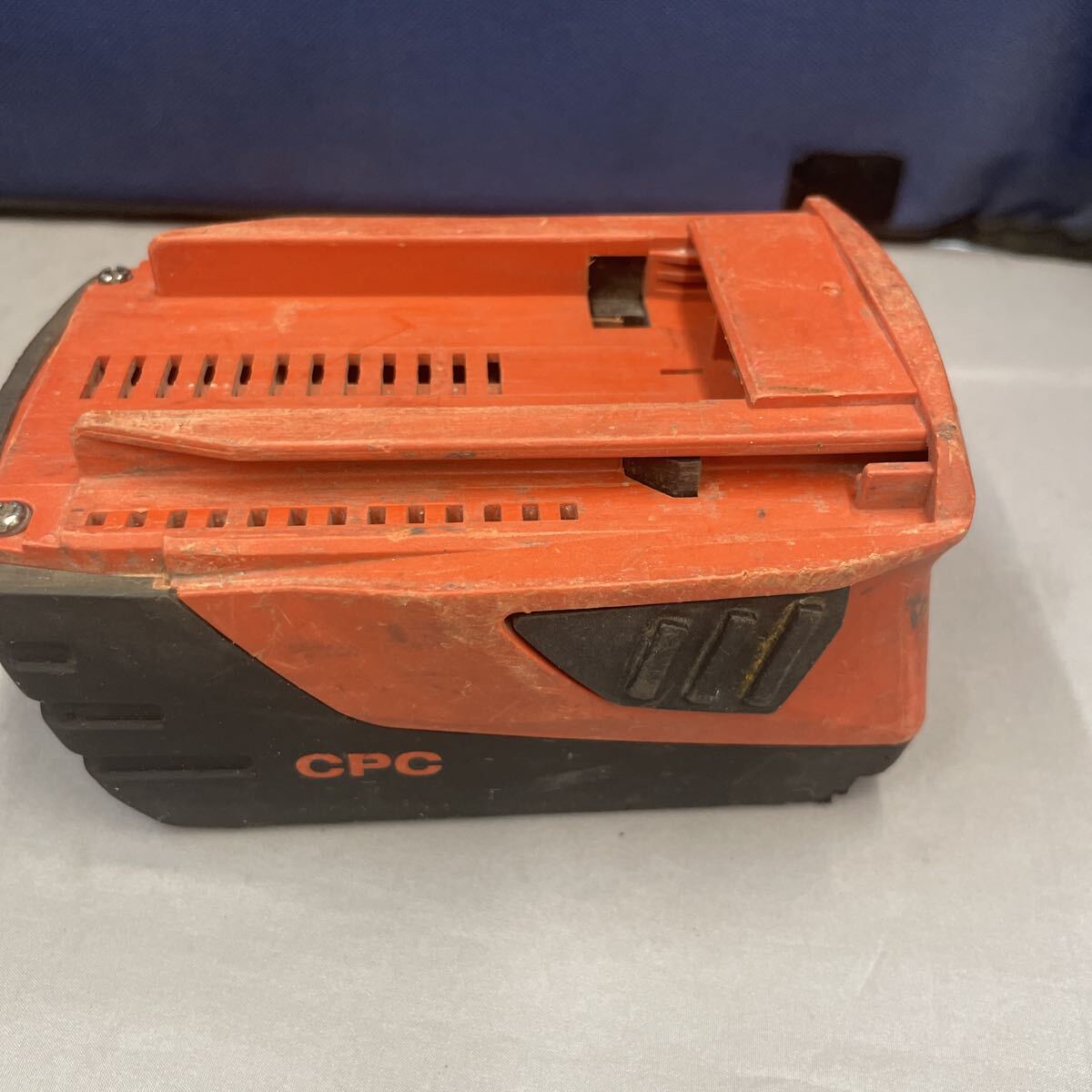 即決　中古動作品　HILTI ヒルティ　充電式バンドソー　SB4-A22 バッテリー・充電器付き　送料無料_画像8