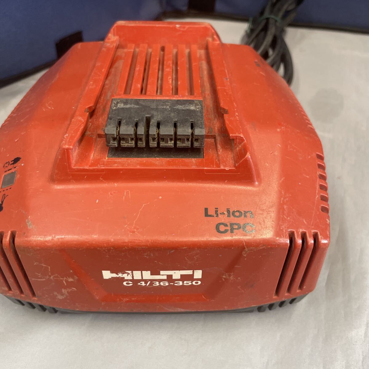 即決　中古動作品　HILTI ヒルティ　充電式バンドソー　SB4-A22 バッテリー・充電器付き　送料無料_画像10