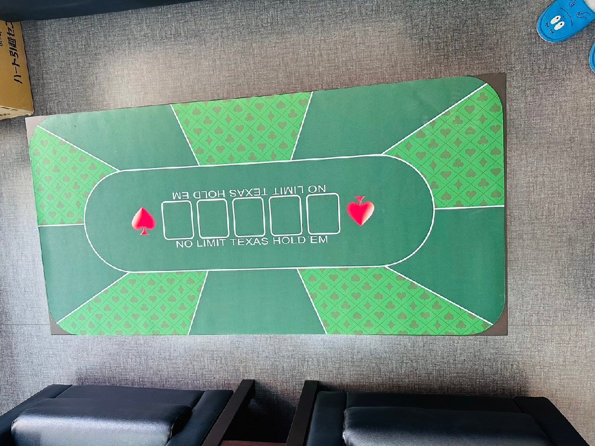 【本場カジノセット ポーカー チップ アタッシュケース付き プレイマット トランプ4つ付き】中古_画像4