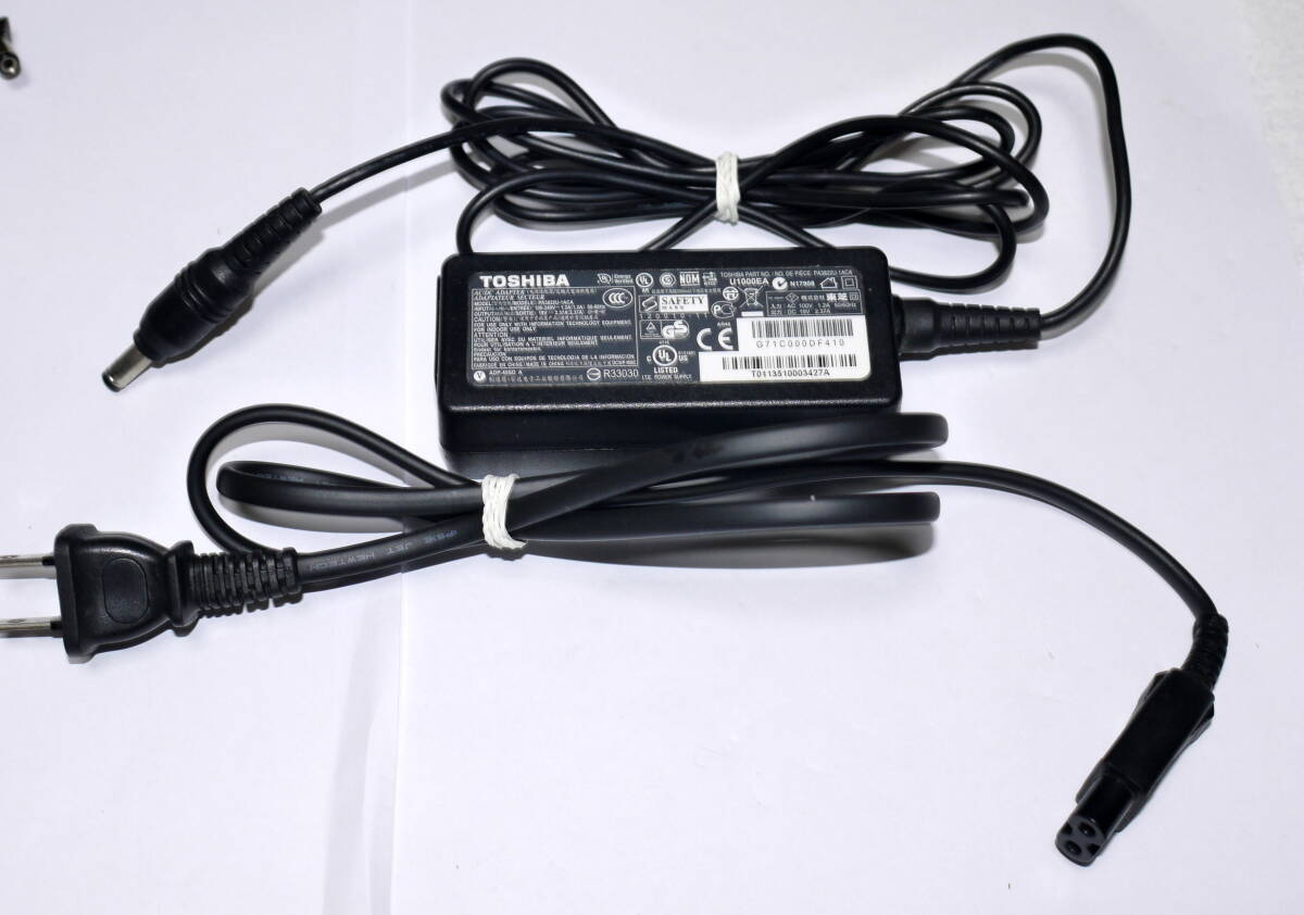 TOSHIBA　ACアダプター　PA3822U-1ACA　動作確認済_画像1