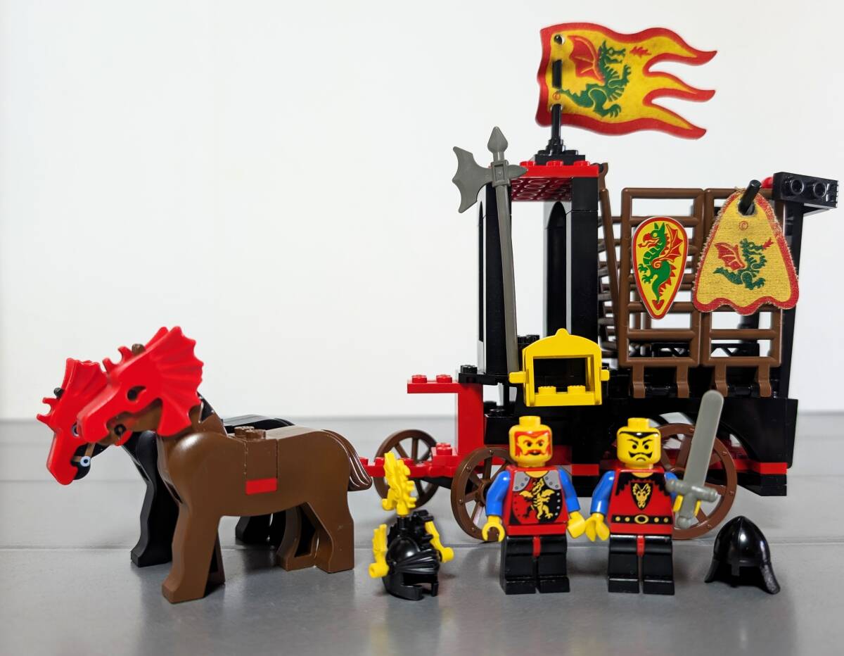 レゴ LEGO 6076 マジックドラゴンマウンテン 6056 ドラゴンカート ミニフィグ マント 旗 盾 ドラゴンナイト Dark Dragon's Den Wagon_画像9